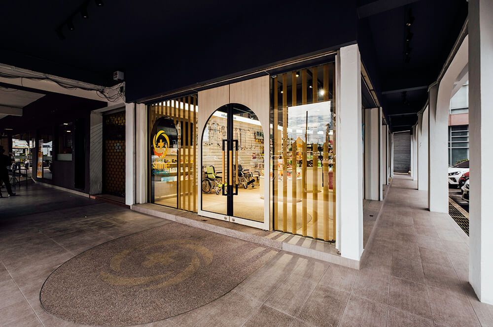 Shine Pharmacy Waterfront IDC Architects